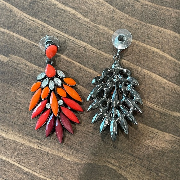 Red ombré statement earrings - Picture 2 of 2